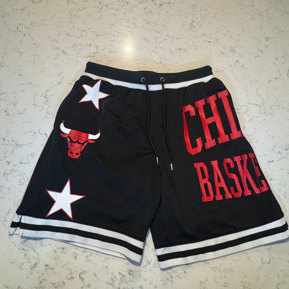 Ultra Game Chicago Bulls Shorts Mens Small Black Mesh Graphic NBA Basketball